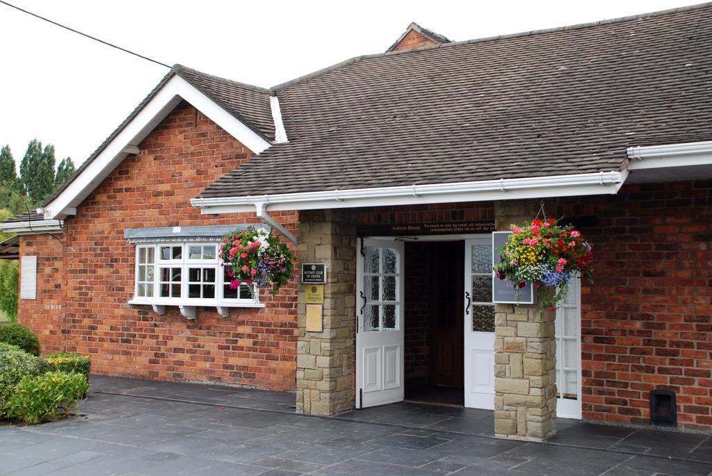 Hunters Lodge Hotel Crewe Kültér fotó